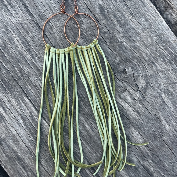 Long fringe leather earrings - Picture 7 of 7